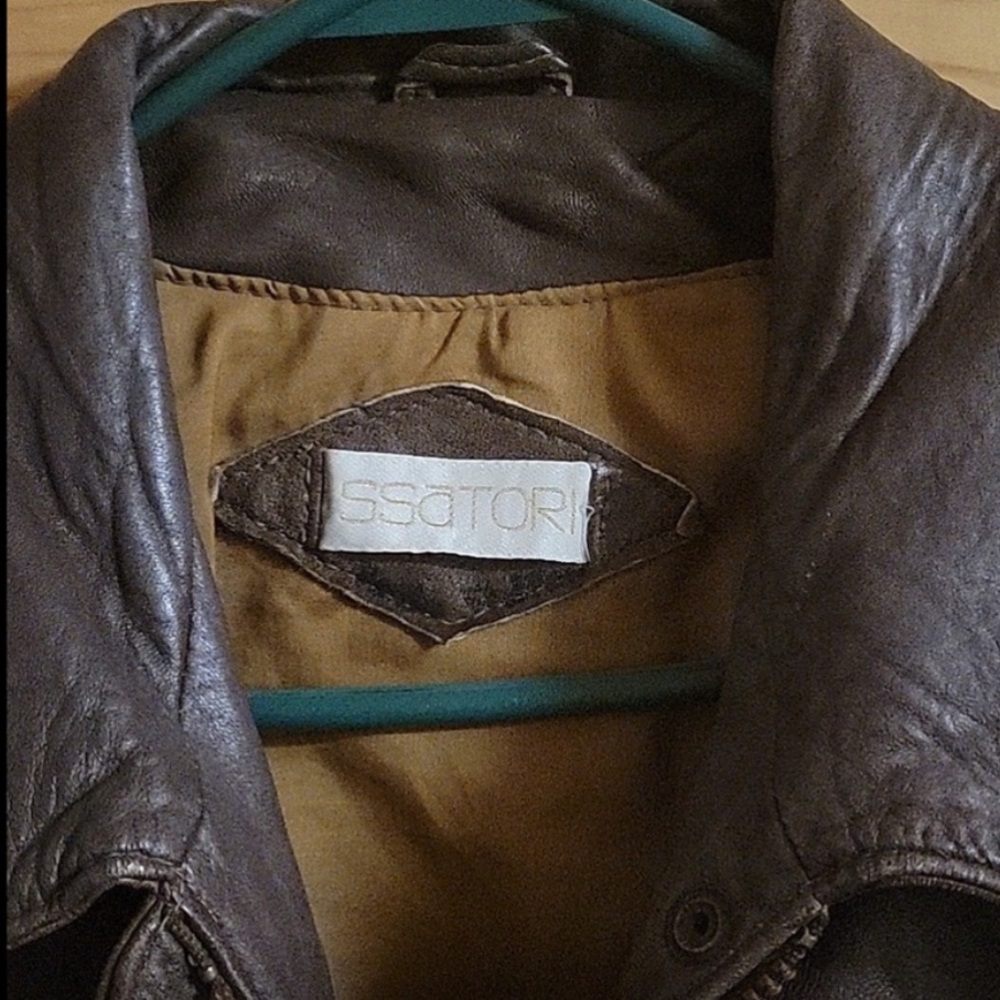 Women's Brown Leather Bomber Jacket - Picture 6 of 6